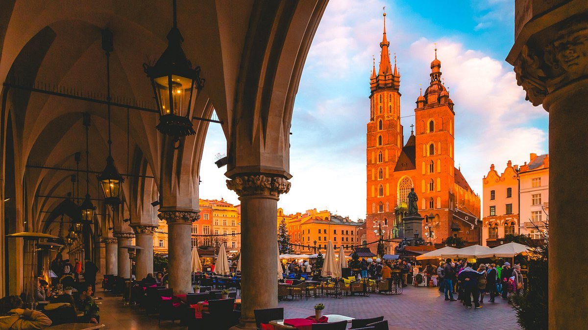 9 Day Poland, Prague & Berlin Christmas Markets Tour w/ Air